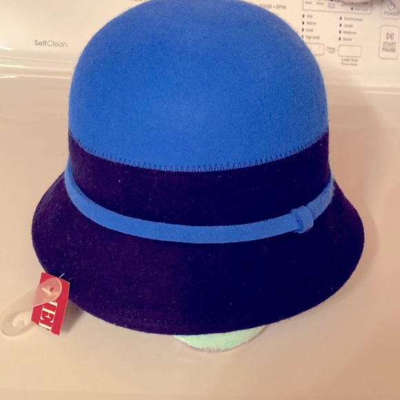 Vintage 100% Wool winter hat (Never Worn) - Picture 2 of 2